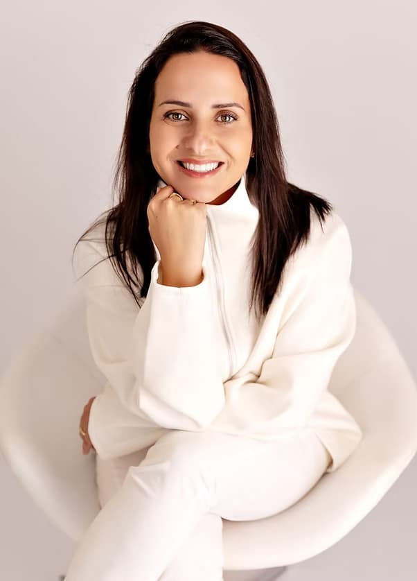 Ambiente acolhedor do consultório da Dra. Mariana Scamilla para sessões presenciais